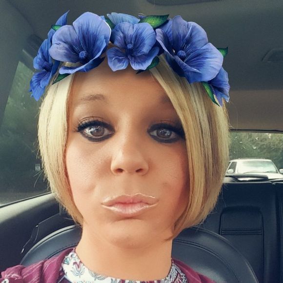 Meet your Posher, Cassie - Picture 1 of 1